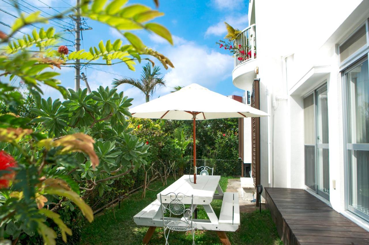 Mihama Beach House Villa Chatan Exteriör bild
